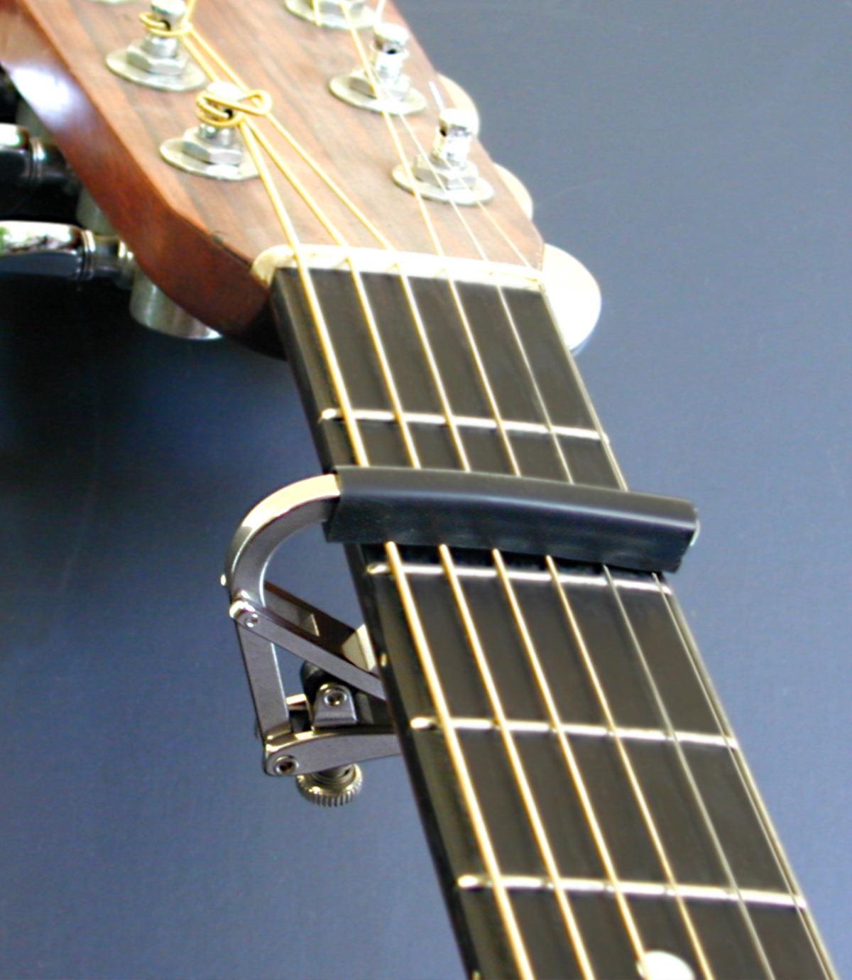 Applying the capo - Shubb Capos